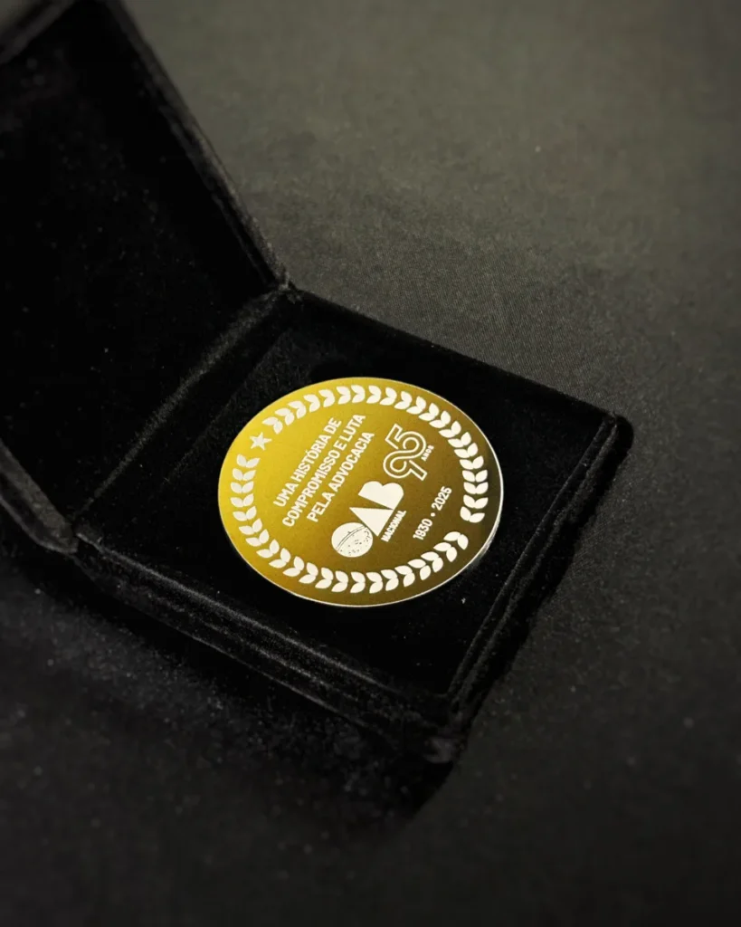 Medalha Moeda em Aço Inox Dourado