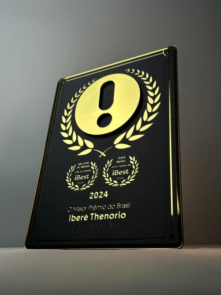 Placa de Premiação em Madeira