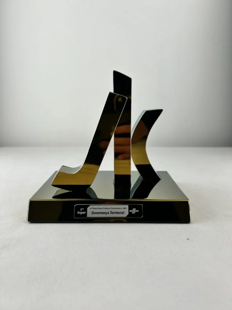 Troféu em Aço Inox Dourado
