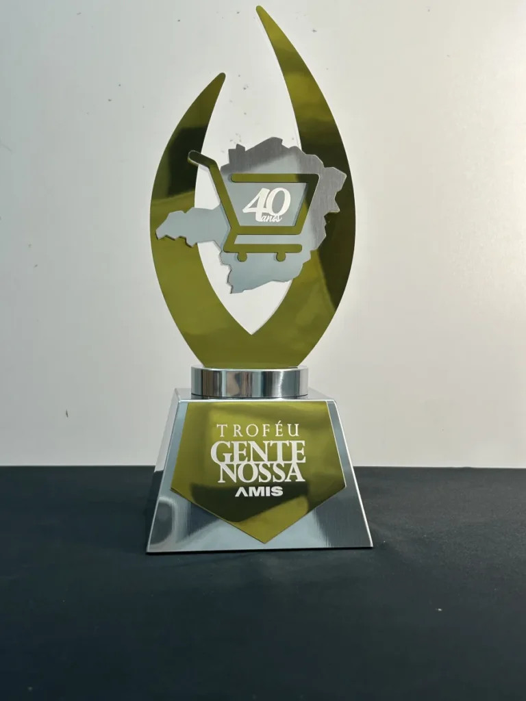 Troféu em Aço Inox Dourado