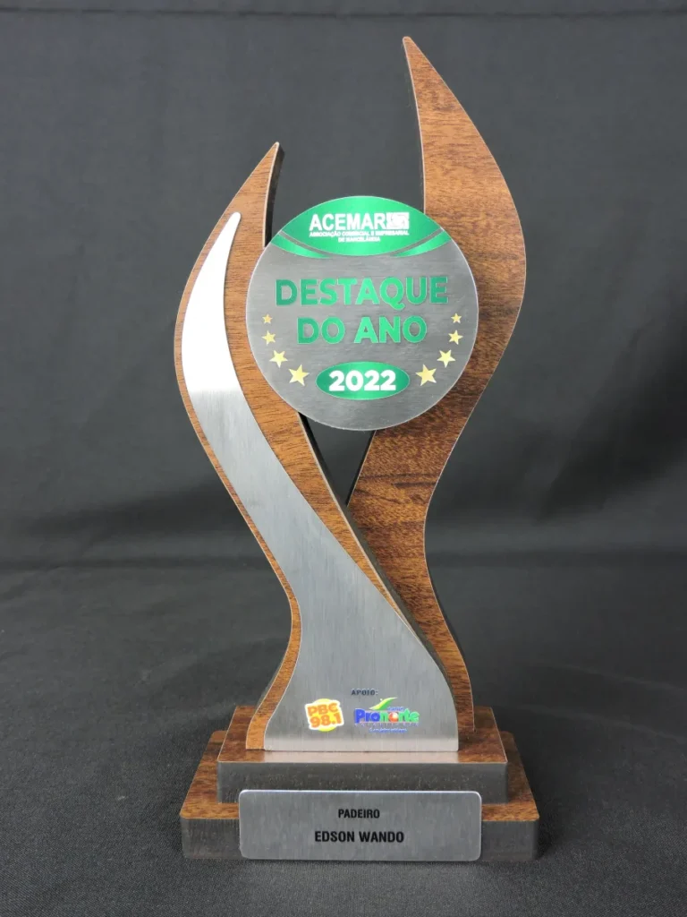 Troféu em Madeira